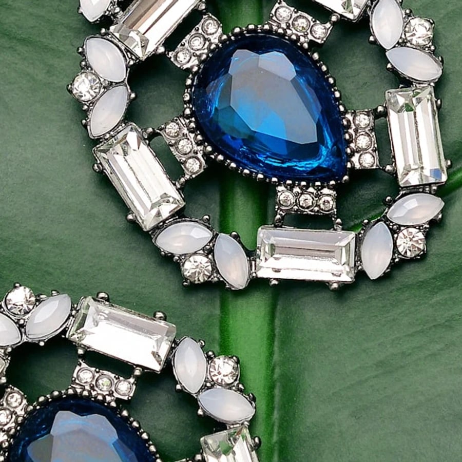 Pearl drop earrings
